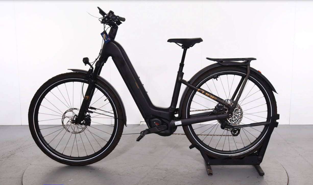 Cube Kathmandu Hybrid SLT