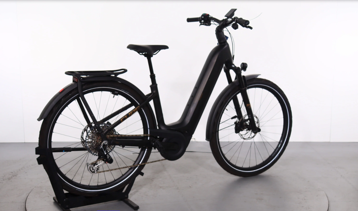 Cube Kathmandu Hybrid SLT