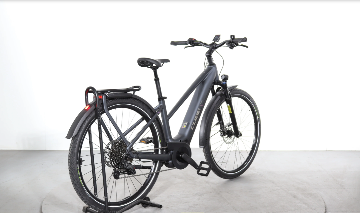 Cube Touring Hybrid ProAño 2024
