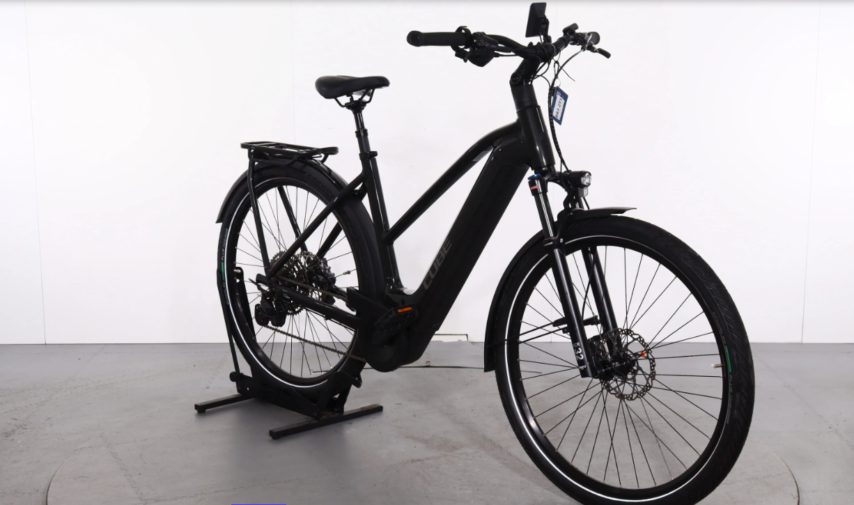 Cube Kathmandu Hybrid EXC Año 2024