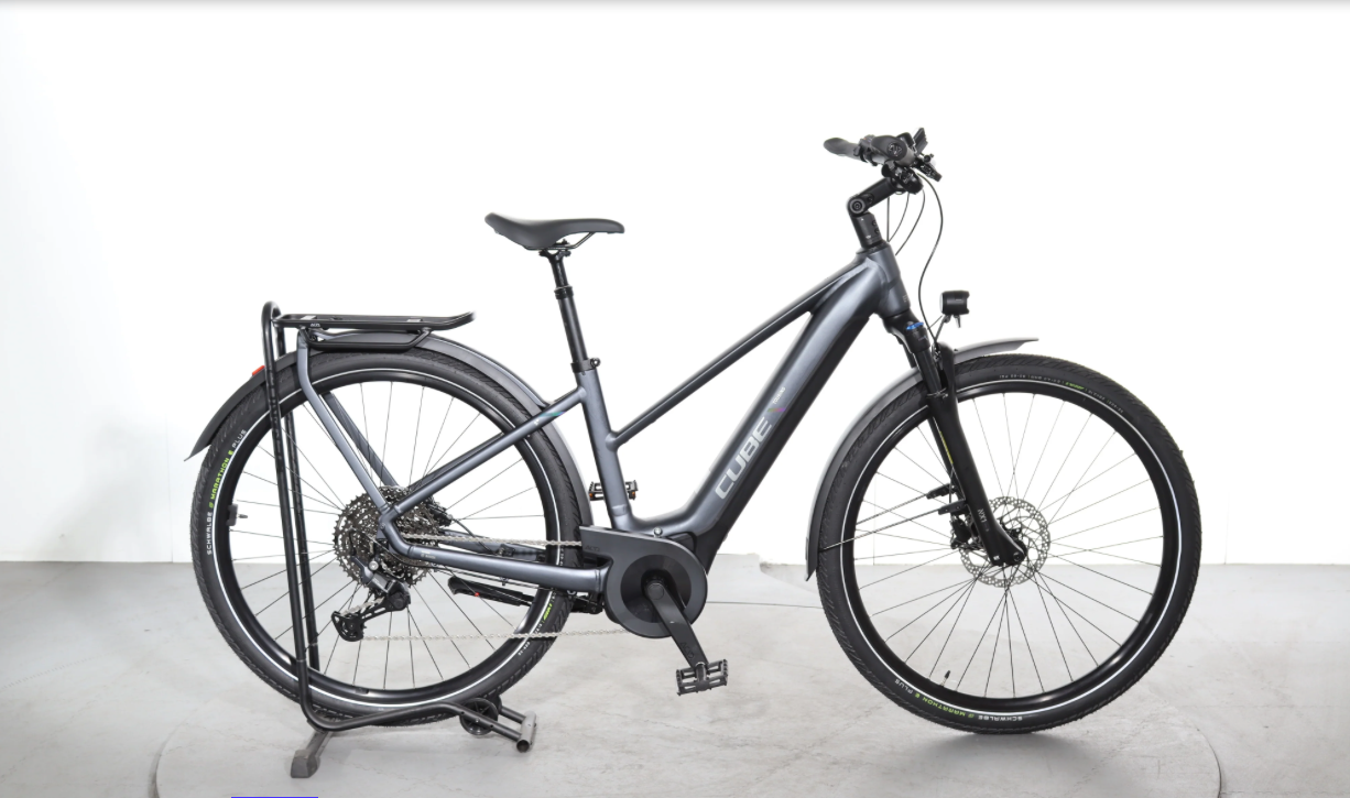 Cube Touring Hybrid Pro Año 2024