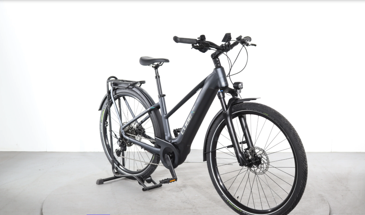 Cube Touring Hybrid Pro Año 2024