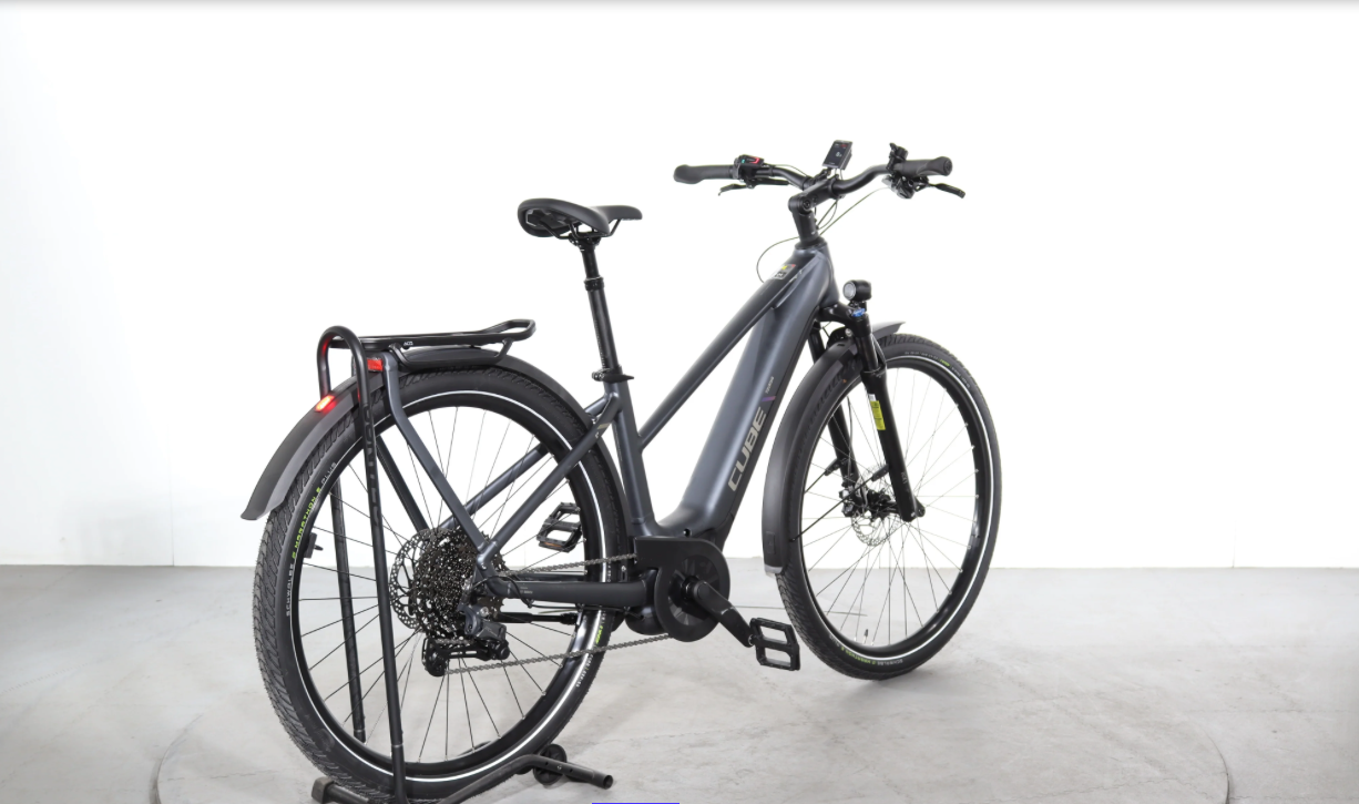 Cube Touring Hybrid Pro Año 2024