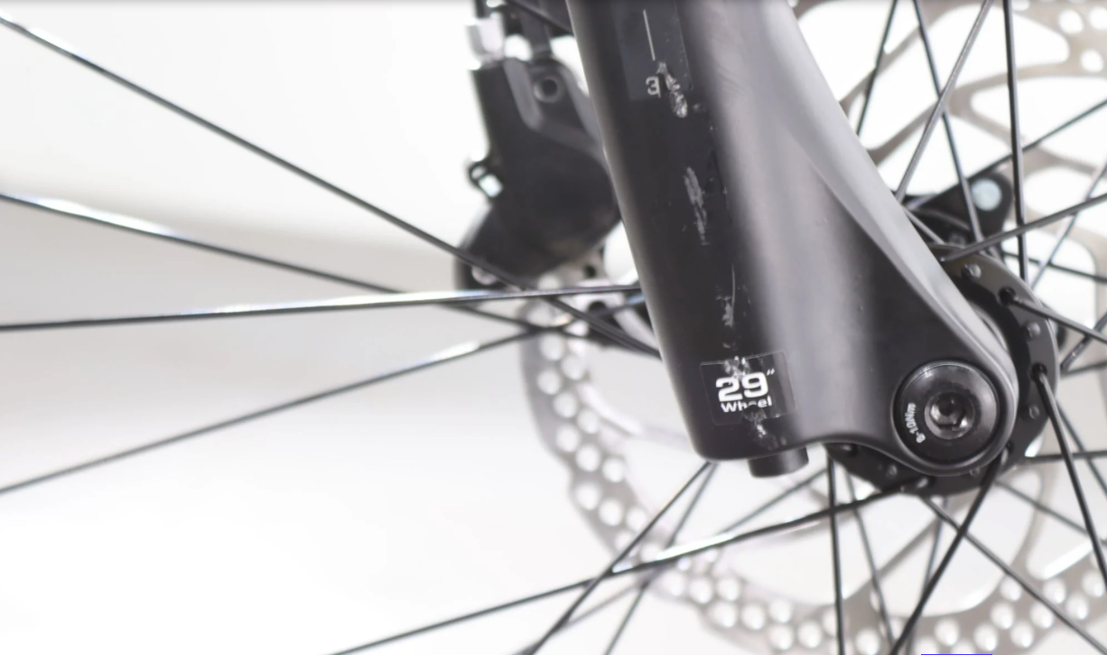 Cube Touring Hybrid Pro Año 2024