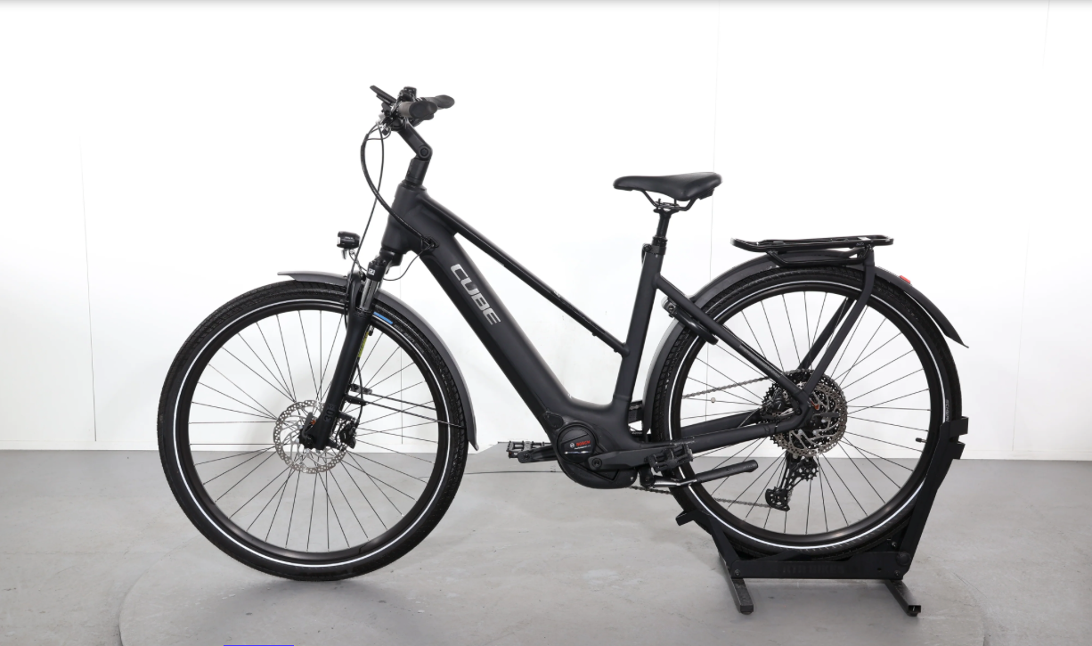 Cube Touring Hybrid Pro    Año 2023