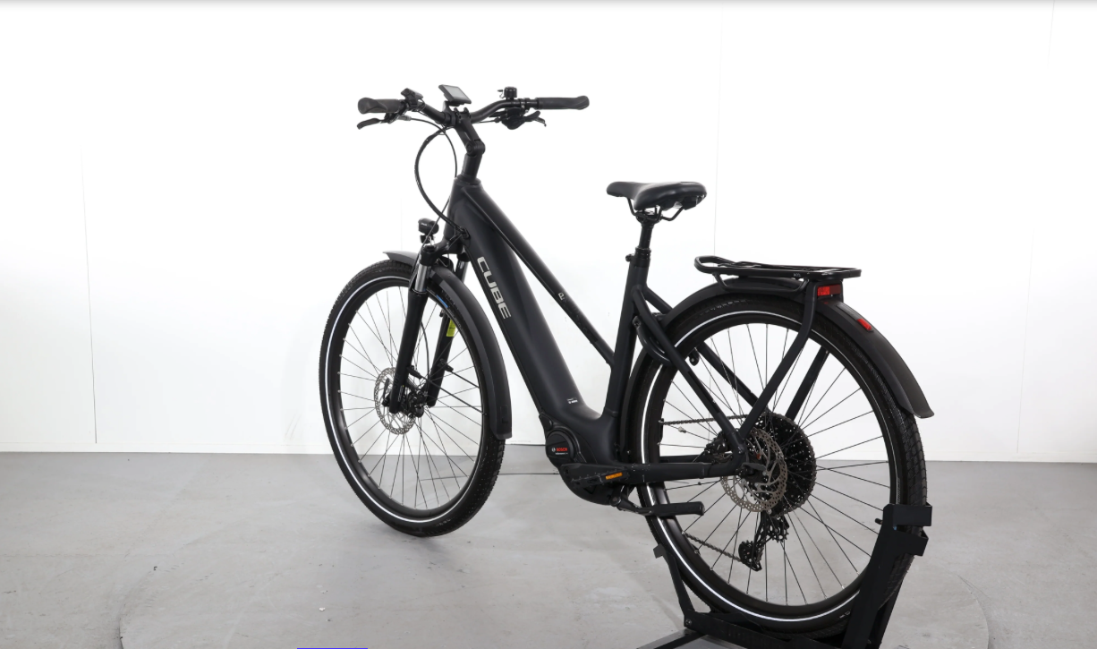 Cube Touring Hybrid Pro    Año 2023