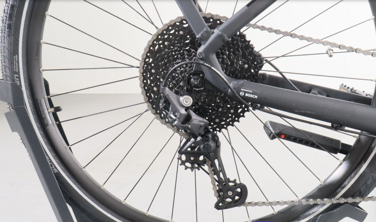 Cube Touring Hybrid Pro    Año 2023