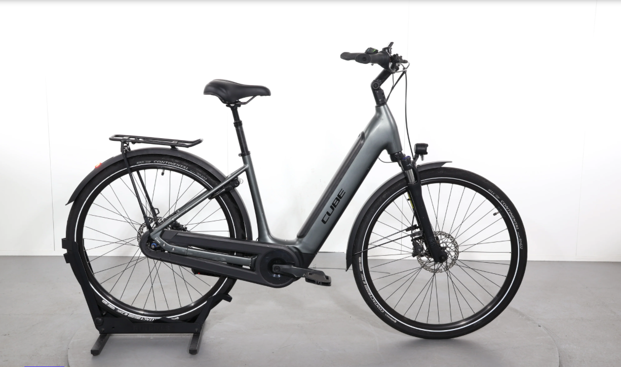 Cube Supreme Hybrid Pro    Año 2023