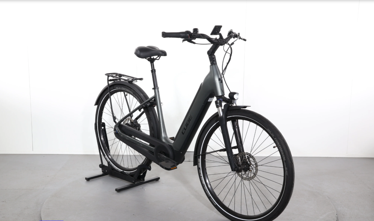 Cube Supreme Hybrid Pro    Año 2023
