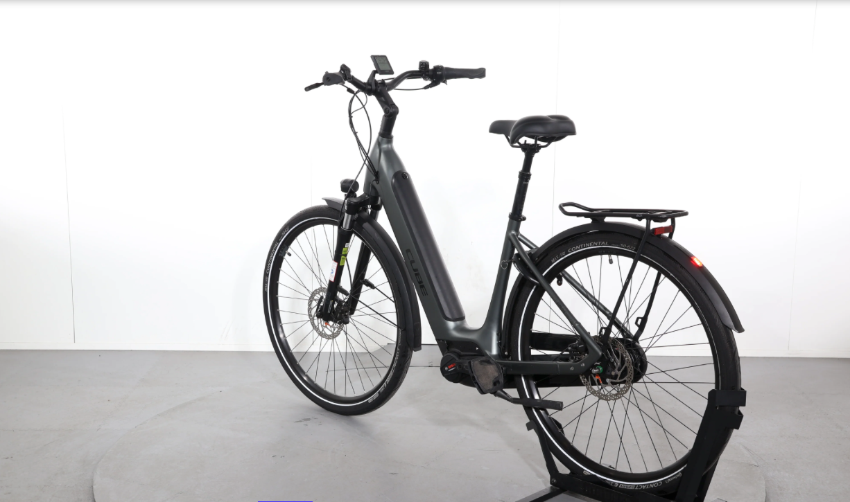 Cube Supreme Hybrid Pro    Año 2023