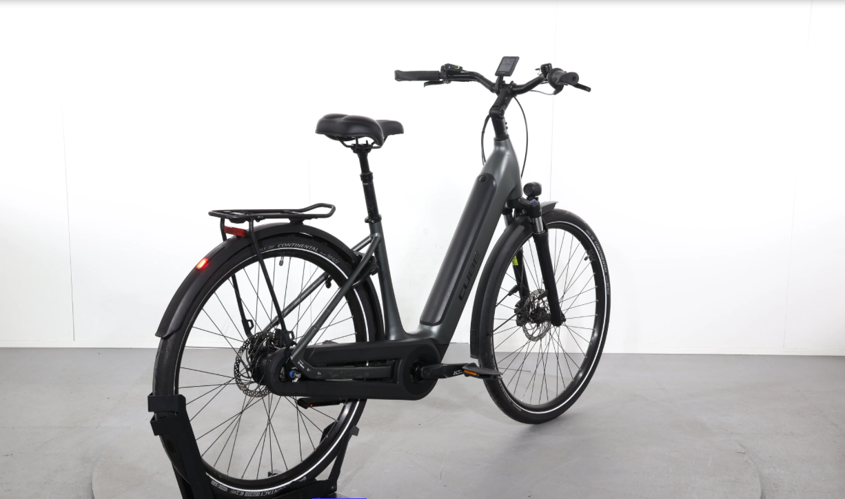 Cube Supreme Hybrid Pro    Año 2023