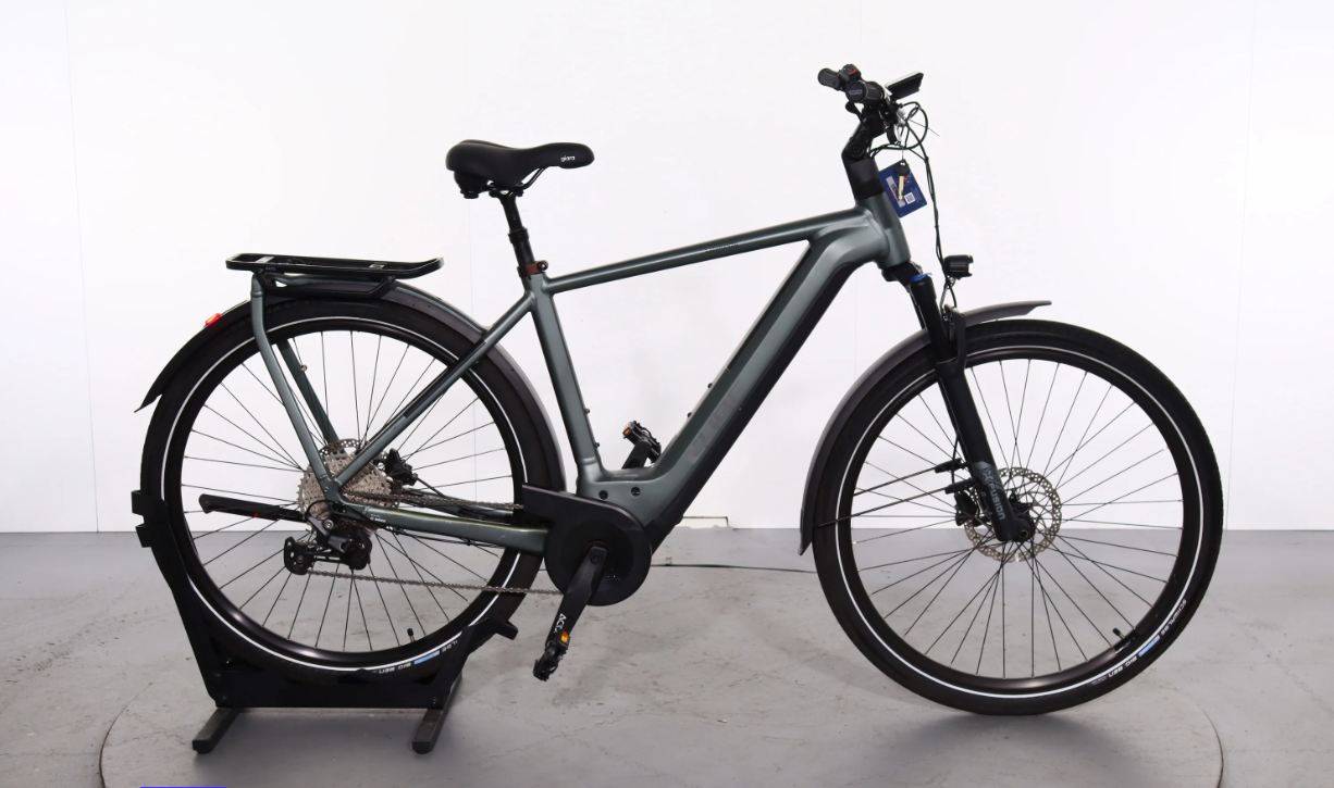 Cube Kathmandu Hybrid Pro    Año 2023