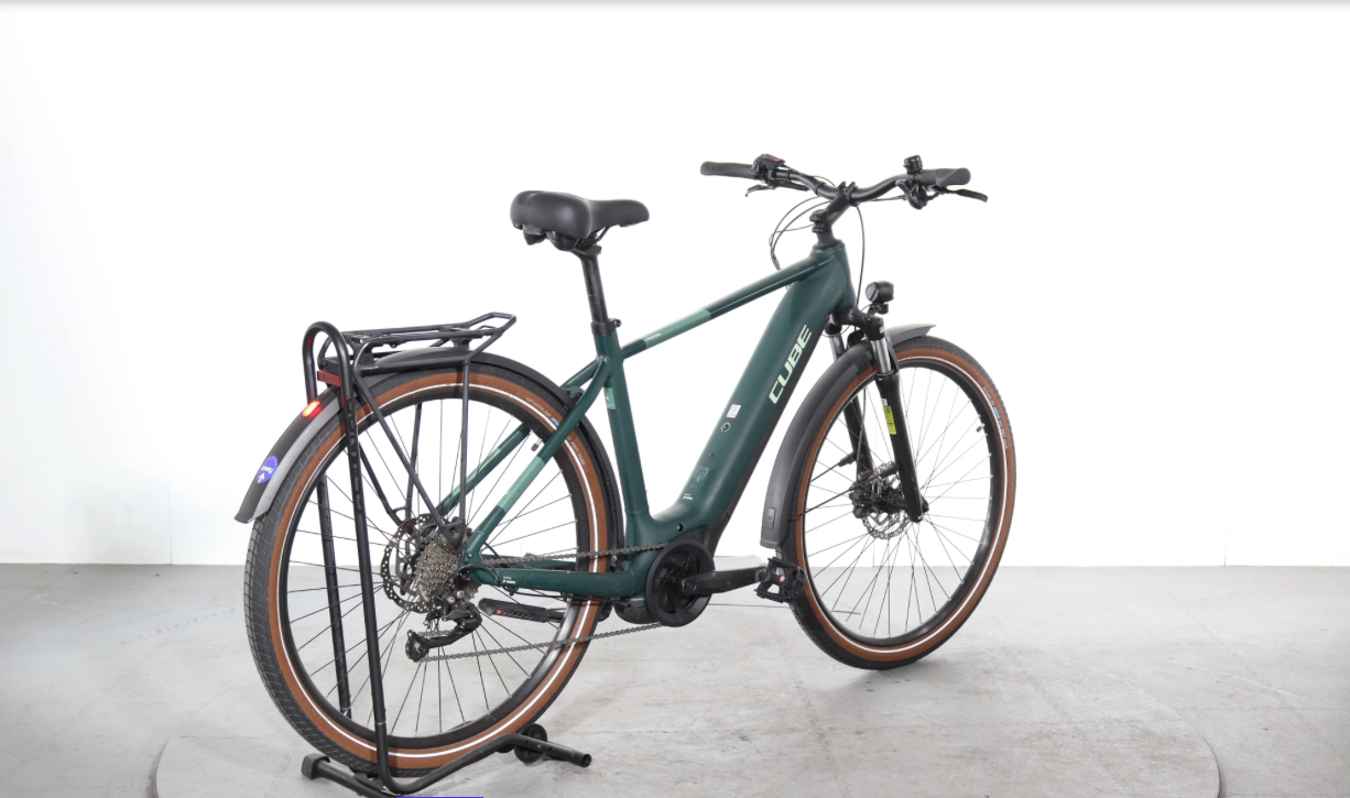 Cube Touring Hybrid One   Año 2023