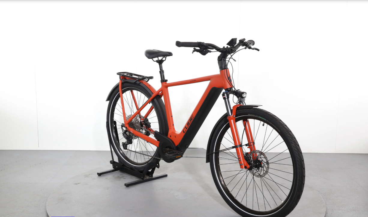 Cube Kathmandu Hybrid Exc 750    Año 2023