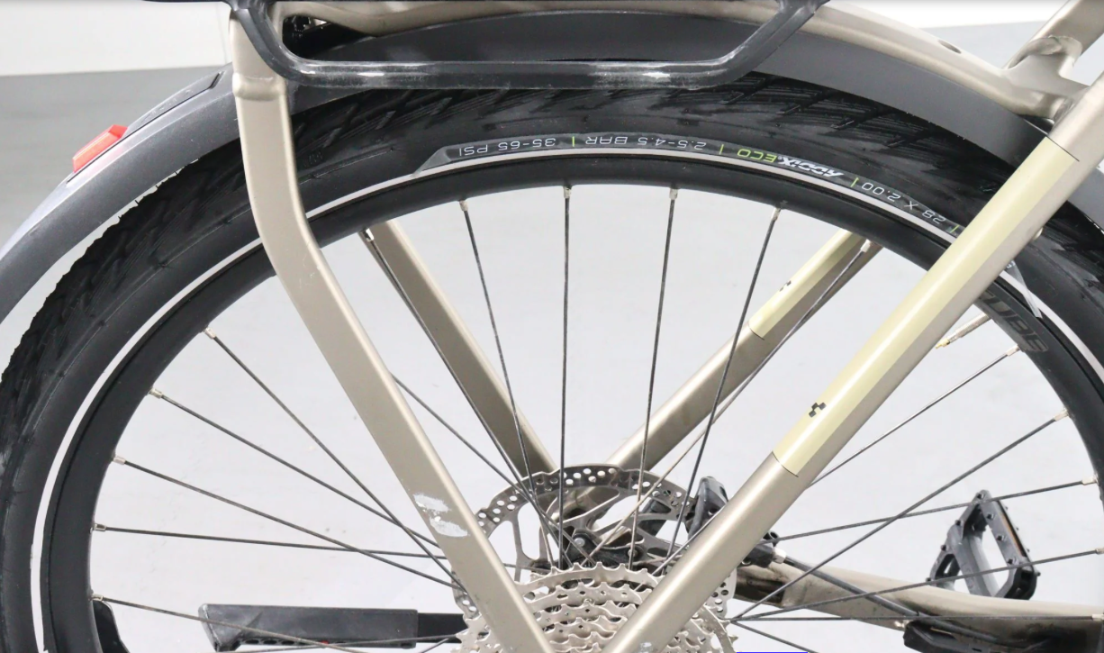 Cube Kathmandu Hybrid Pro    Año 2023