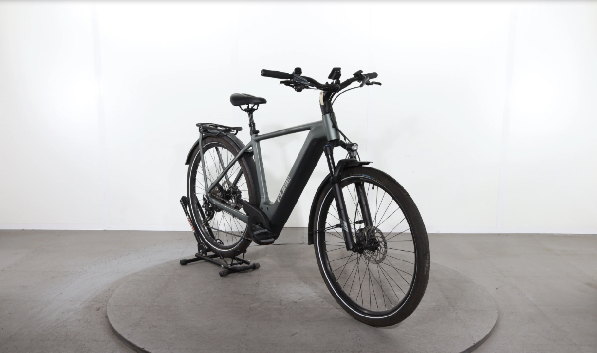 Cube Kathmandu Hybrid Pro 750    Año 2023