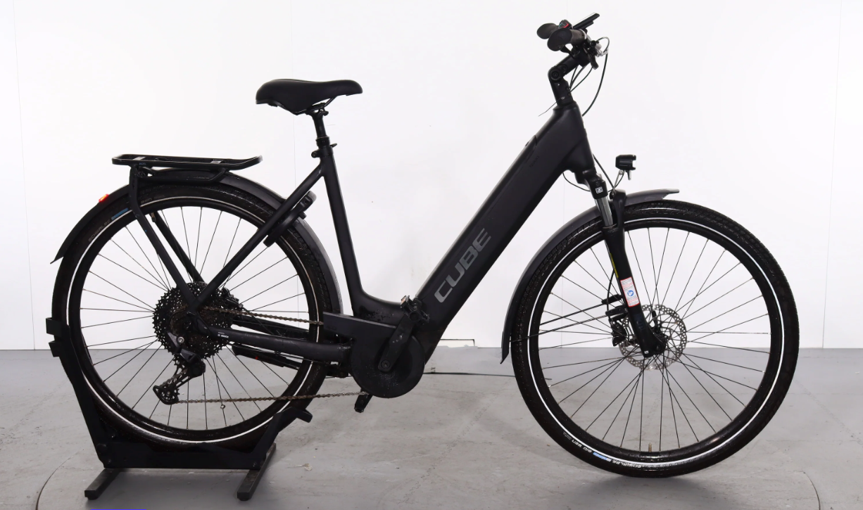 Cube Touring Hybrid Pro 625    Año 2023