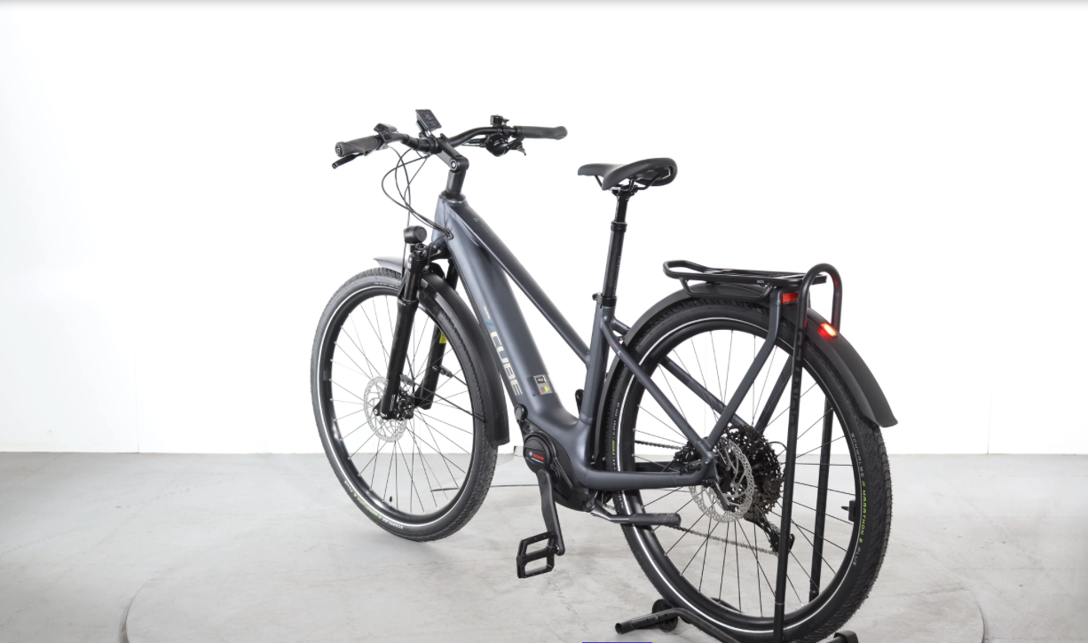 Cube Touring Hybrid Pro    Año 2024