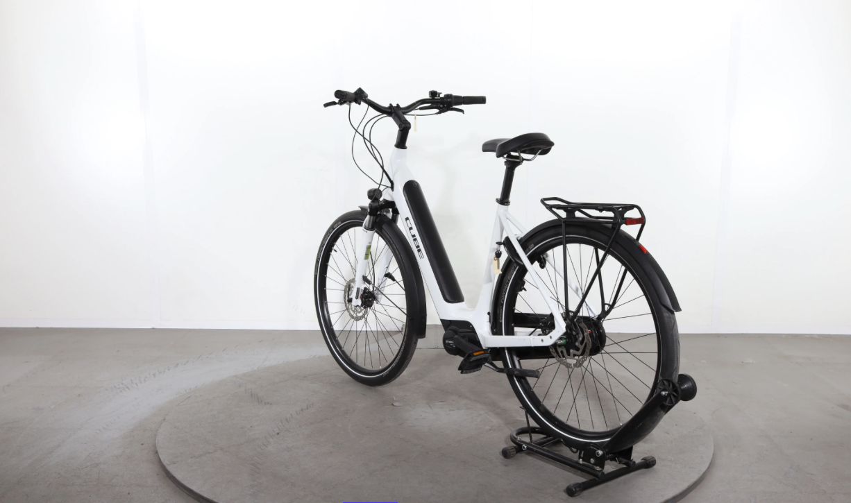 Cube Supreme Sport Hybrid One    Año 2024