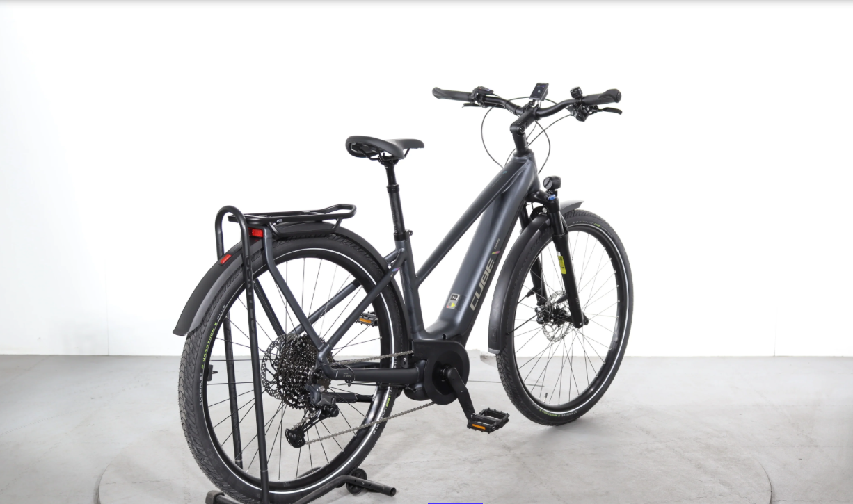Cube Touring Hybrid Pro    Año 2024