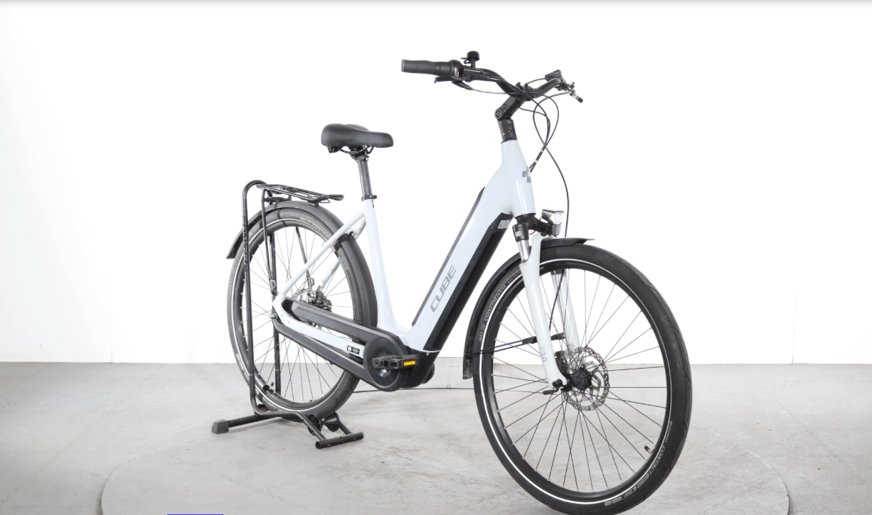 Cube Supreme Hybrid One 500  Año 2023