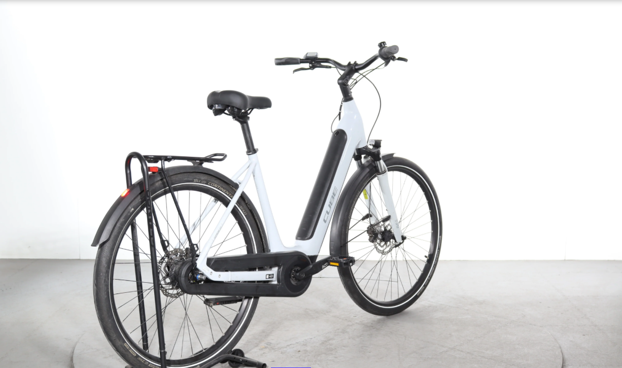 Cube Supreme Hybrid One 500  Año 2023