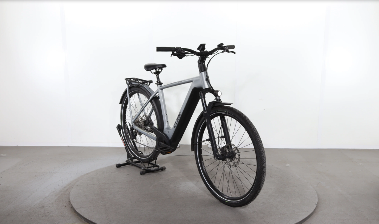 Cube Kathmandu Hybrid SLX    Año 2023