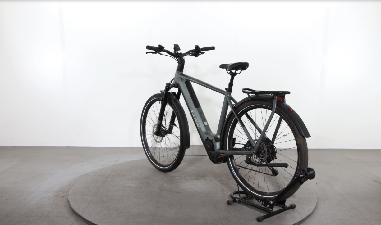 Cube Kathmandu Hybrid Pro 750 Año 2023