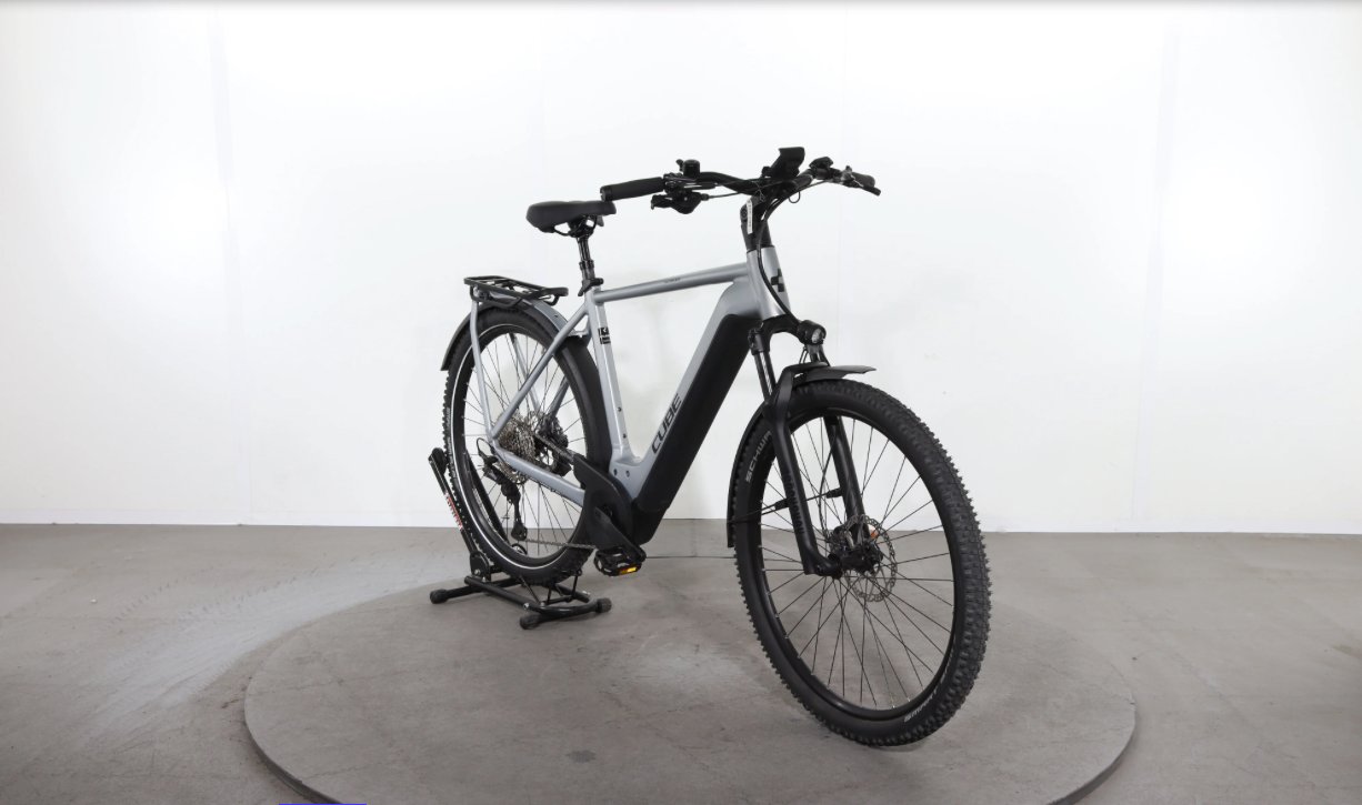Cube Kathmandu Hybrid Slx 750    Año 2022