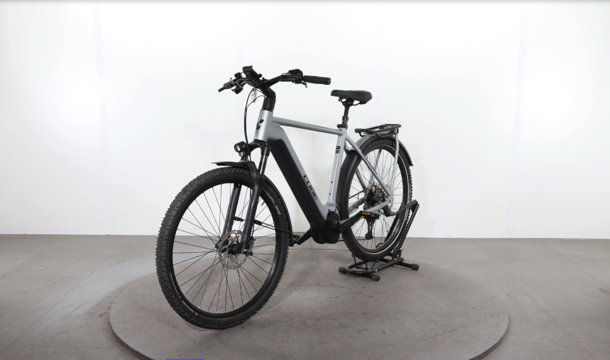 Cube Kathmandu Hybrid Slx 750    Año 2022
