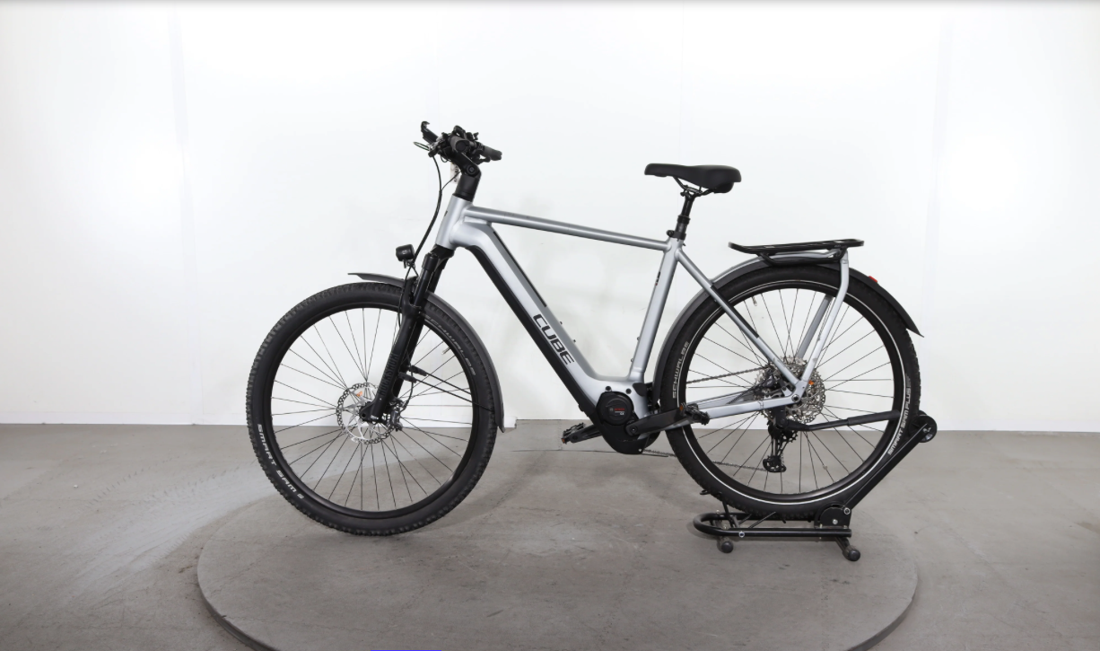 Cube Kathmandu Hybrid Slx 750    Año 2022