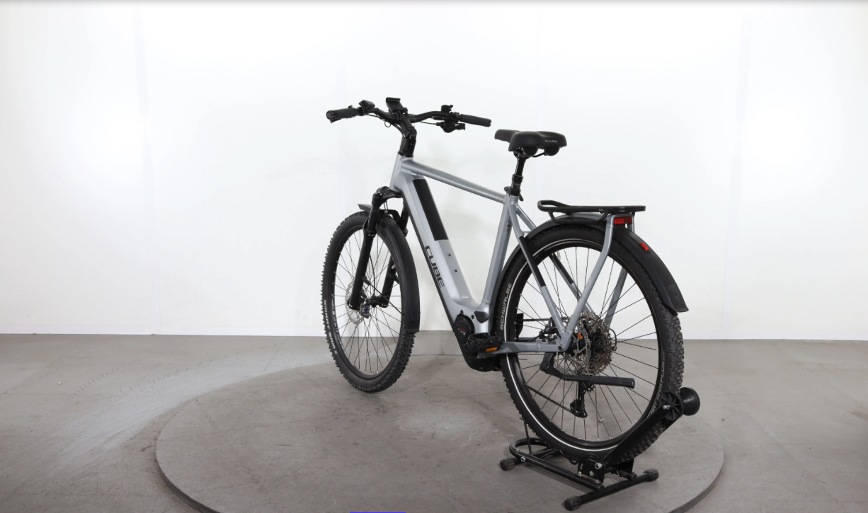 Cube Kathmandu Hybrid Slx 750    Año 2022