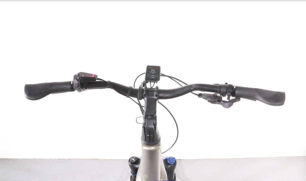 Cube Kathmandu Hybrid Pro   Año 2022